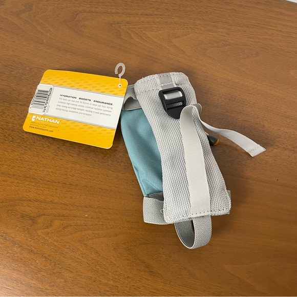 Nathan Quick Draw Plush Hydration Carrier - Picture 2 of 5